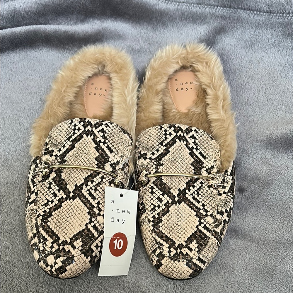 NWT a new day fur lined snake print mules